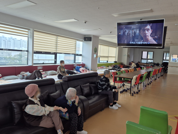 16f0a5bd3d6adde7a3193f35f25193d3_1761805021_118.png 16f0a5bd3d6adde7a3193f35f25193d3_1761805021_118.png