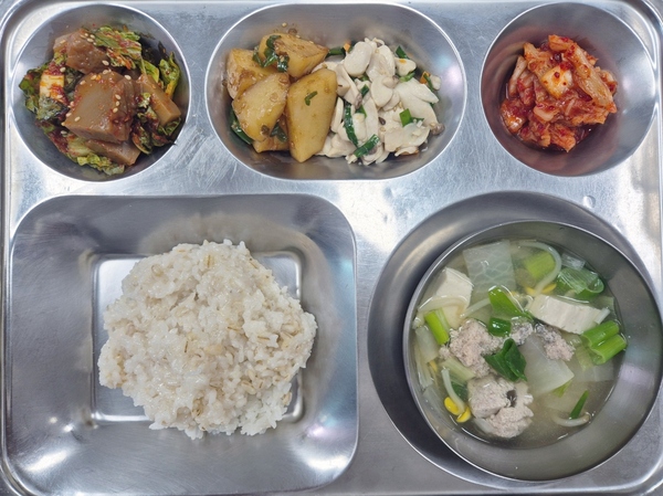 16f0a5bd3d6adde7a3193f35f25193d3_1761806128_3971.jpg 16f0a5bd3d6adde7a3193f35f25193d3_1761806128_3971.jpg