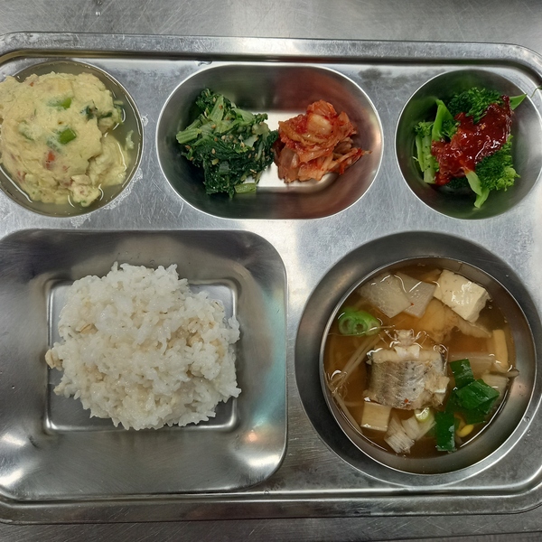 5d5c964574e39d6fd22d211f4d787fab_1760080592_4134.jpg 5d5c964574e39d6fd22d211f4d787fab_1760080592_4134.jpg