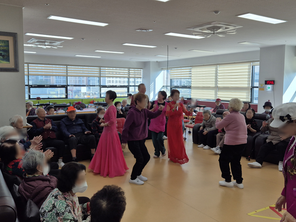 675a9b2b85bd362a3ef8fccf742a96d6_1762147278_7199.png 675a9b2b85bd362a3ef8fccf742a96d6_1762147278_7199.png