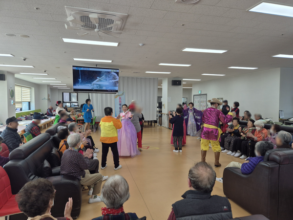 a4de9d891593aecd1d1838613011fcd3_1763012001_4126.png a4de9d891593aecd1d1838613011fcd3_1763012001_4126.png