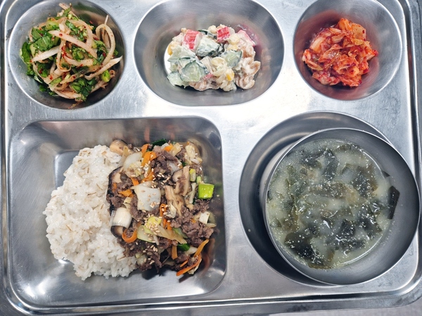 cfb4fadcbcfd4d219a9b29f56d22c971_1763454677_365.jpg cfb4fadcbcfd4d219a9b29f56d22c971_1763454677_365.jpg