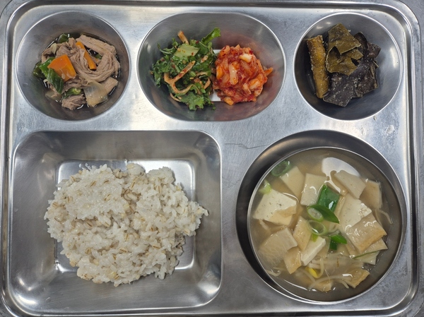 db7f32a1eeb080a91c155a19e8b4b9e3_1764057895_2503.jpg db7f32a1eeb080a91c155a19e8b4b9e3_1764057895_2503.jpg