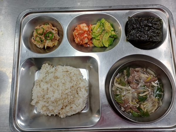 e373d2a9e6329aca3b371e3c06b12a69_1763187147_5298.jpg e373d2a9e6329aca3b371e3c06b12a69_1763187147_5298.jpg