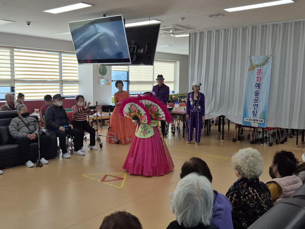 c243a67c5575e944c4337ec31e7cff3e_1764568573_0098.png c243a67c5575e944c4337ec31e7cff3e_1764568573_0098.png