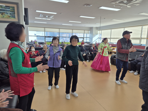 c243a67c5575e944c4337ec31e7cff3e_1764568579_0225.png c243a67c5575e944c4337ec31e7cff3e_1764568579_0225.png