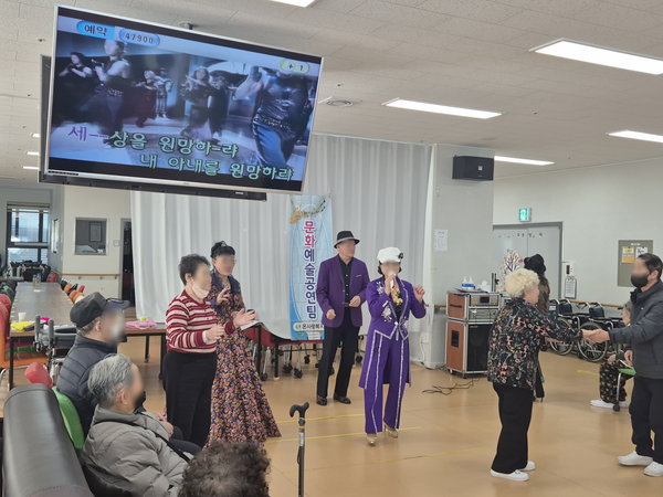 c243a67c5575e944c4337ec31e7cff3e_1764568581_0877.png c243a67c5575e944c4337ec31e7cff3e_1764568581_0877.png